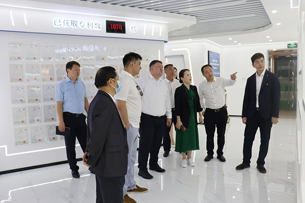 吉尔吉斯斯坦玛纳斯国际机场集团公司、吉尔吉斯邮政股份有限公司到访乐竞(中国)lejing·官方网页版,