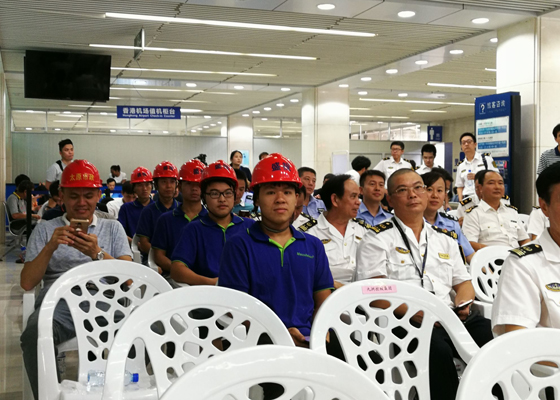 抢修遭台风重创的九洲港口岸，乐竞(中国)lejing·官方网页版,义不容辞！